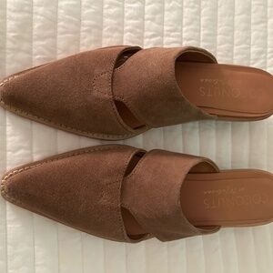 NWOT Coconuts by Matisse women’s size 8 suede mules